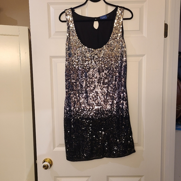 3/$75 - Gradient Sequence Dress - Mexx - XL - Picture 1 of 4